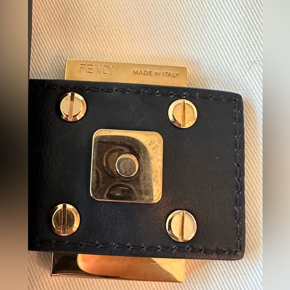 Fendi BAGUETTE LEATHER HANDBAG - Picture 6 of 16